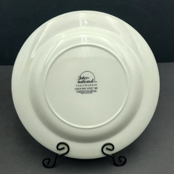 International Tableworks Country Vine Dinner Plates 062 Swirl Plates Green Ivy - Picture 5 of 6